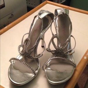 Beautiful rhinestones sandals